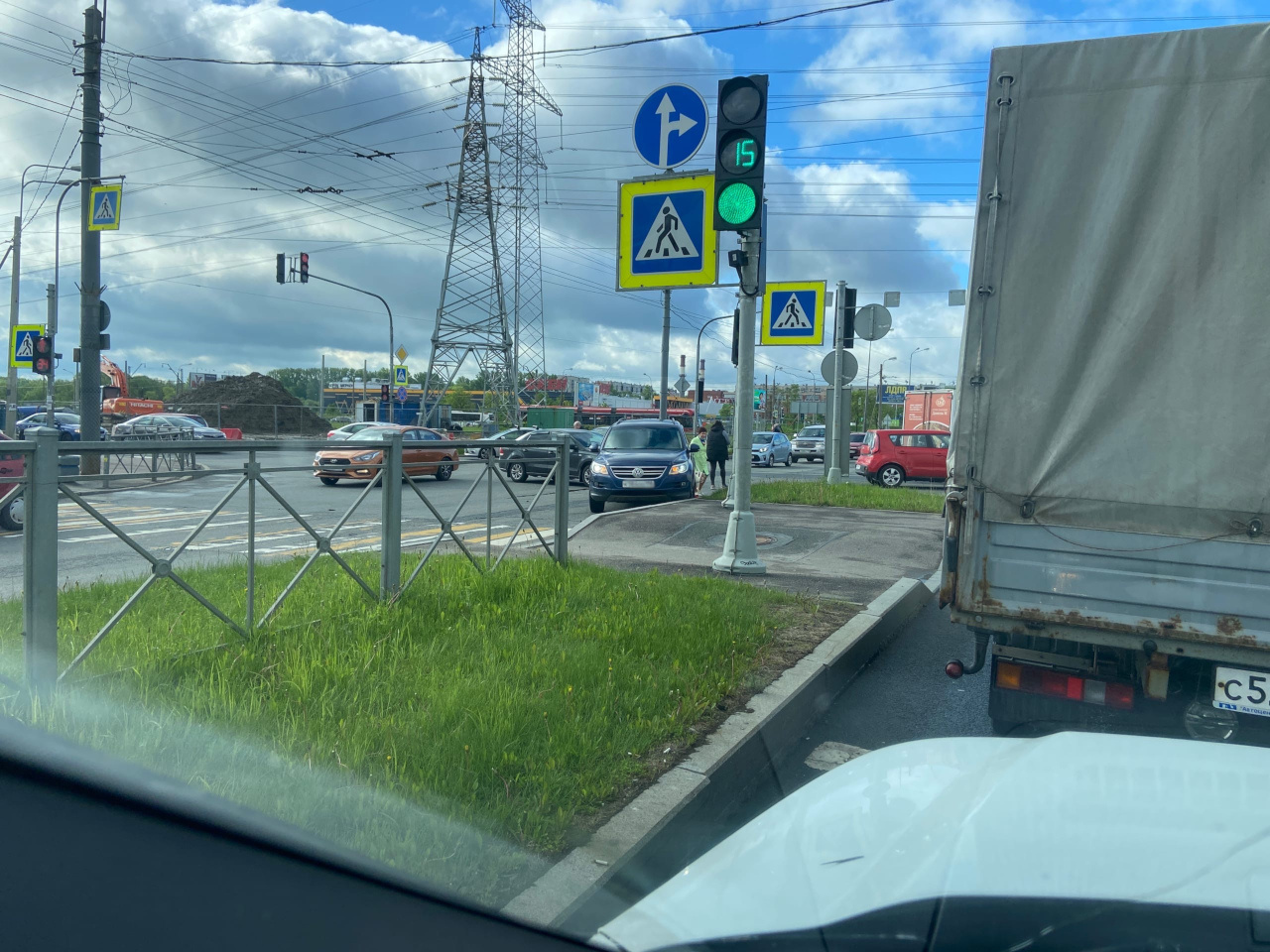 ДТП на перекрестке улицы Доблести и Петергофского шоссе