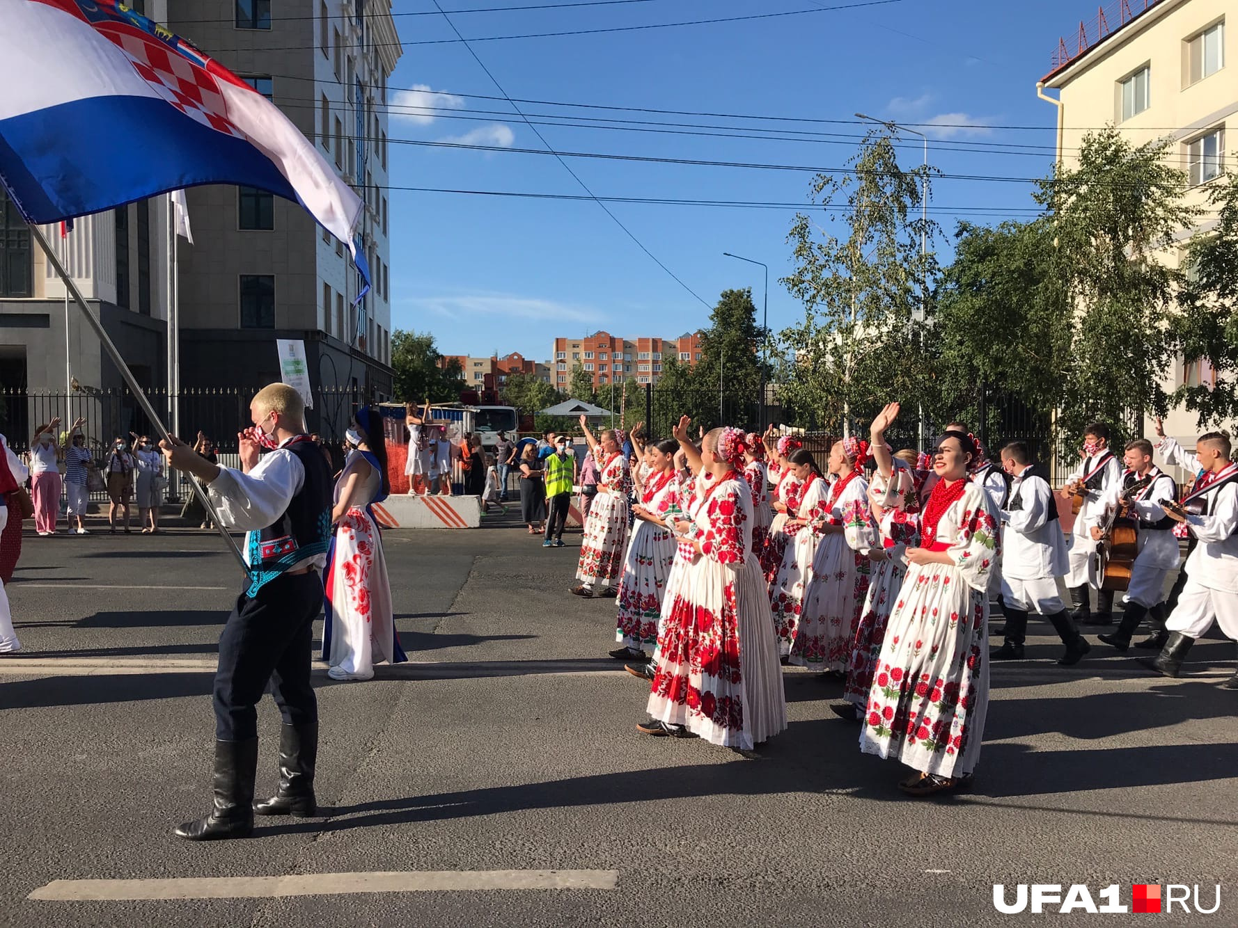 День города уфа сегодня. День города Уфа 2021. Фольклориада 2021 Уфа. Флэшмоб Фольклориада Уфа. С днем города Уфа.