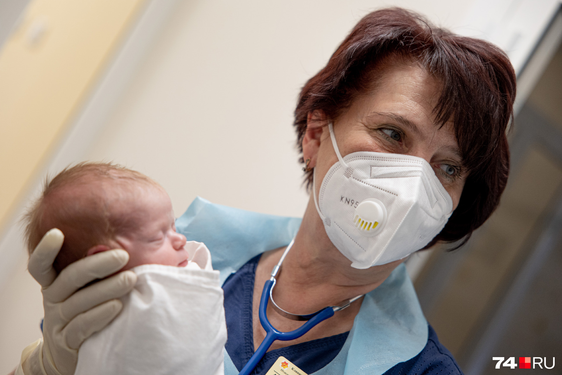 В отделении Оксаны Альмухаметовой выхаживают самых маленьких малышей, для этого мало одного профессионализма, здесь душой болеют за каждого пациента