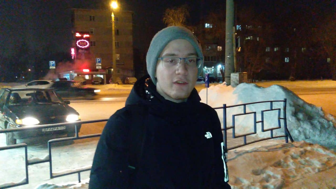 Елисей Гуляев написал заявления в полицию и на действия человека, толкнувшего его на оцепление, и на сотрудников, которые доставляли его для дачи объяснений