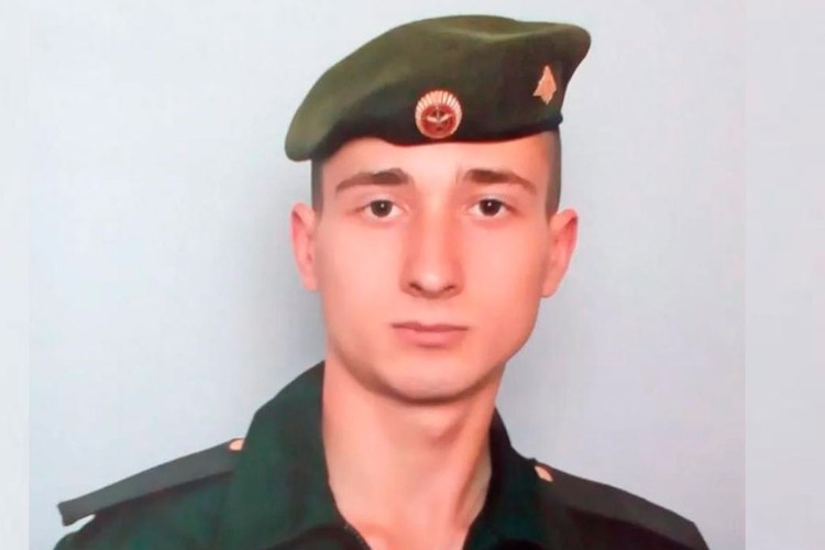 Артему Никишину оставалось пять часов до поезда домой Артему Никишину оставалось пять часов до поезда домой