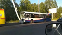 «Думал, что на тот свет попаду»: <nobr class="_">10 человек</nobr> пострадали при столкновении автобуса со столбом в Ярославле