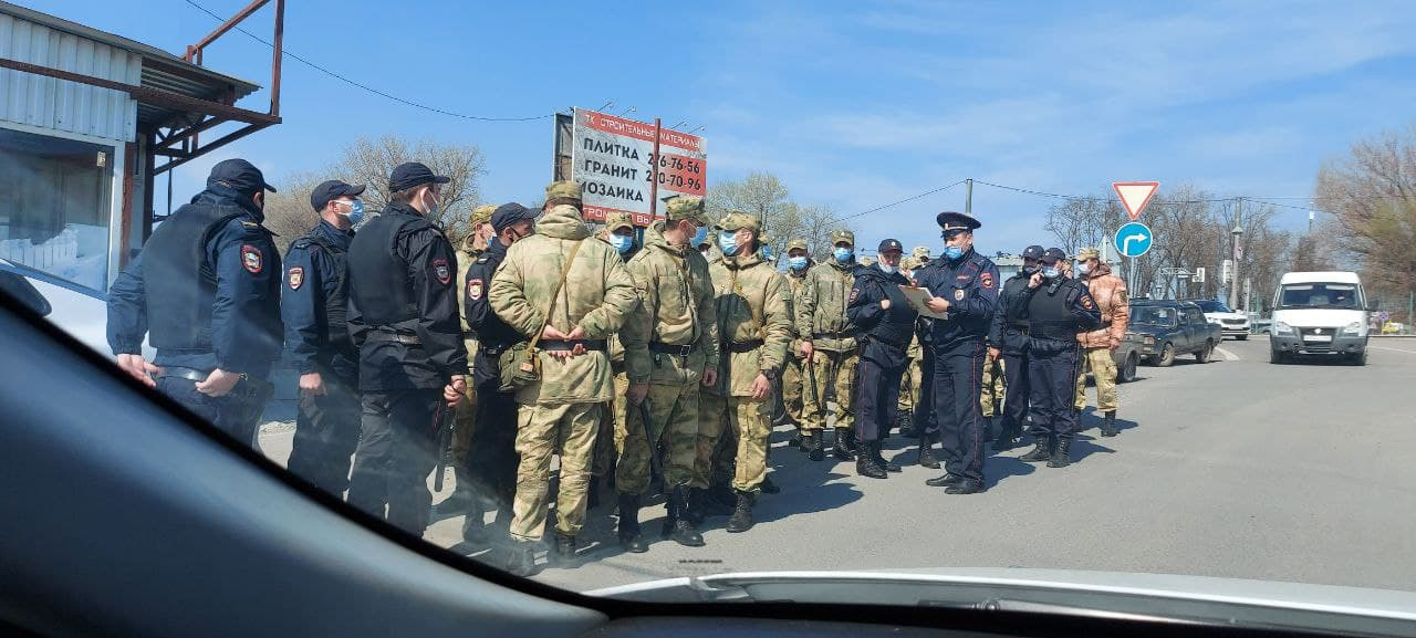 Военное ростов. ОМОН на рынке Ростова. ОМОН на рынке. Военный Ростов на Дону. ОМОН Атлант.