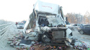 На Серовском тракте грузовичок с кока-колой протаранил снегоуборочную машину