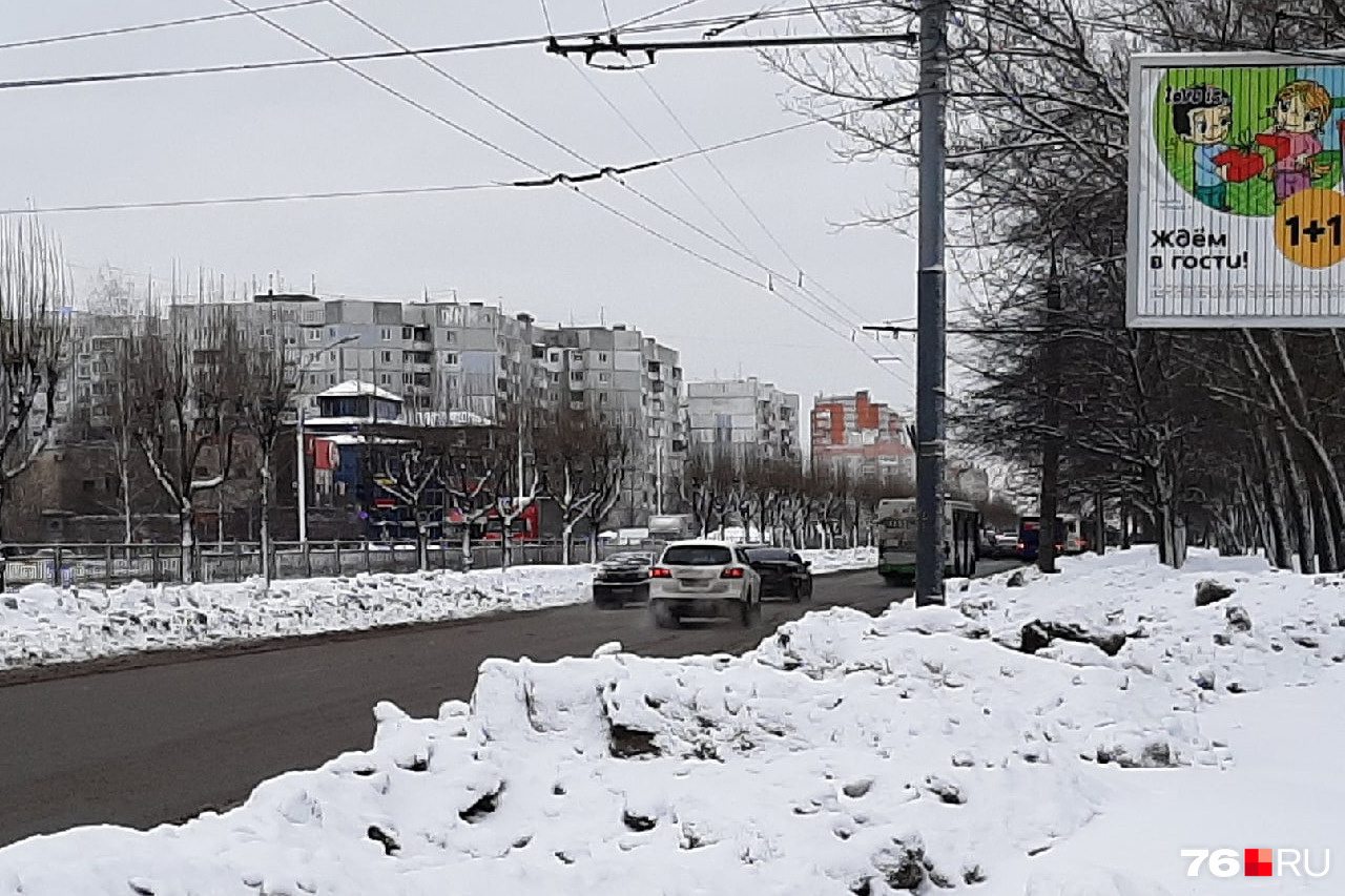 Это начало пробки — между остановками «Улица Волгоградская» и «6-й микрорайон»