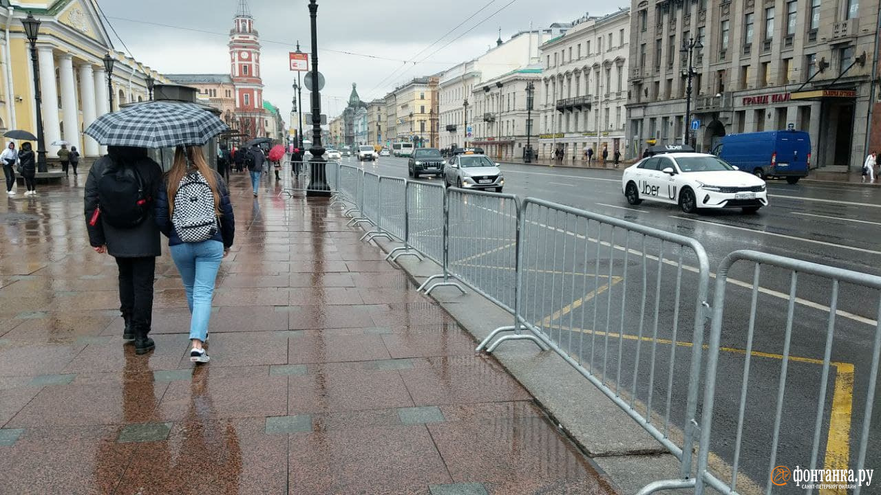 Приехал из города санкт петербург. Фонтанку. Павел Каравашкин.