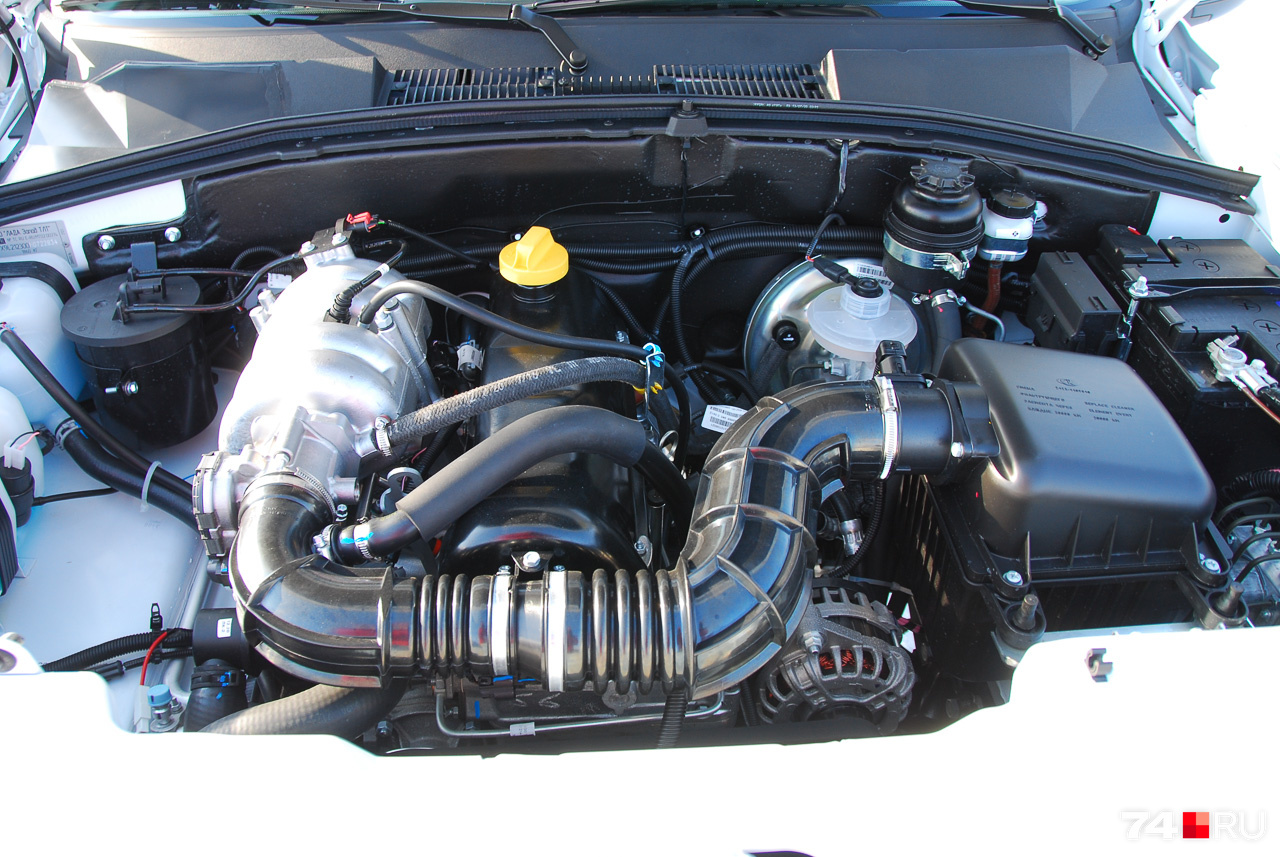 Двигатель ВАЗ-2123 объемом 1,7 литра (<nobr class="_">80 л. с.</nobr>) — потомок моторов для вазовской «классики» с увеличенным диаметром цилиндра