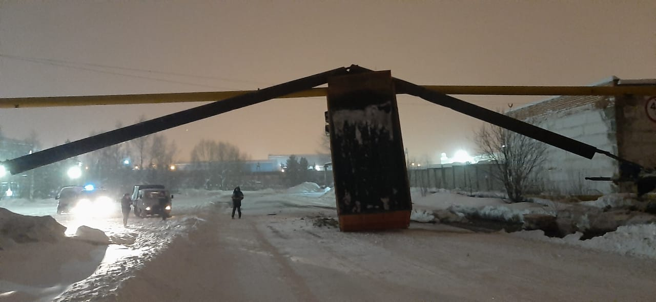 В 2019 году газопровод в Североуральске повредил водитель лесовоза. Тогда <a href="https://www.e1.ru/news/spool/news_id-66285724.html" target="_blank" class="_">город и три поселка остались без газа</a>