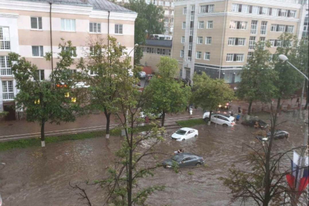 Страшно представить, что творится в салоне этих машин Страшно представить, что творится в салоне этих машин