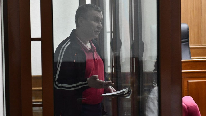 «Связал руки и нанес 140 ударов топором»: в Екатеринбурге назвали срок убийце известного адвоката