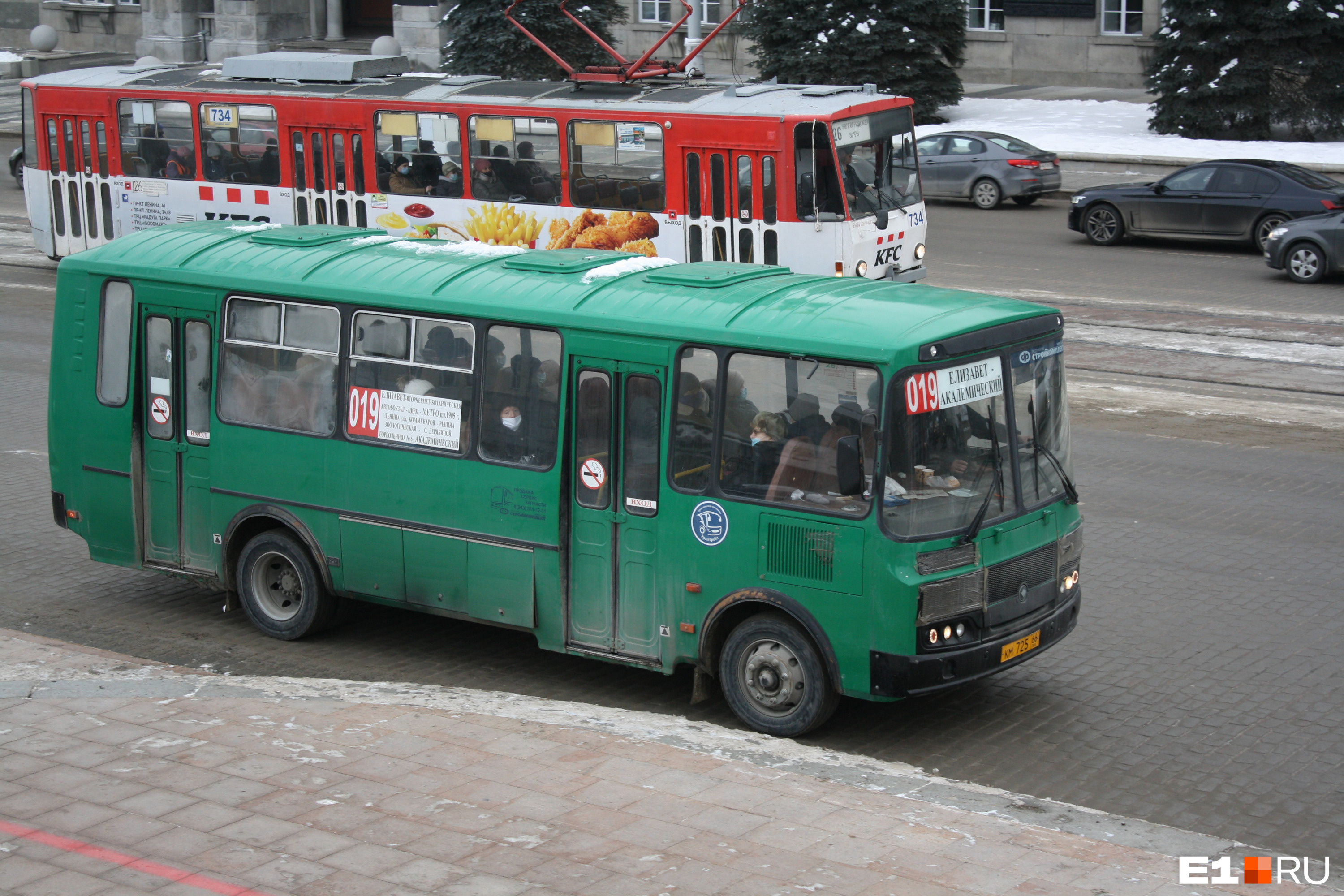 Из-за коронавируса перевозчики Екатеринбурга остались без кондукторов и водителей
