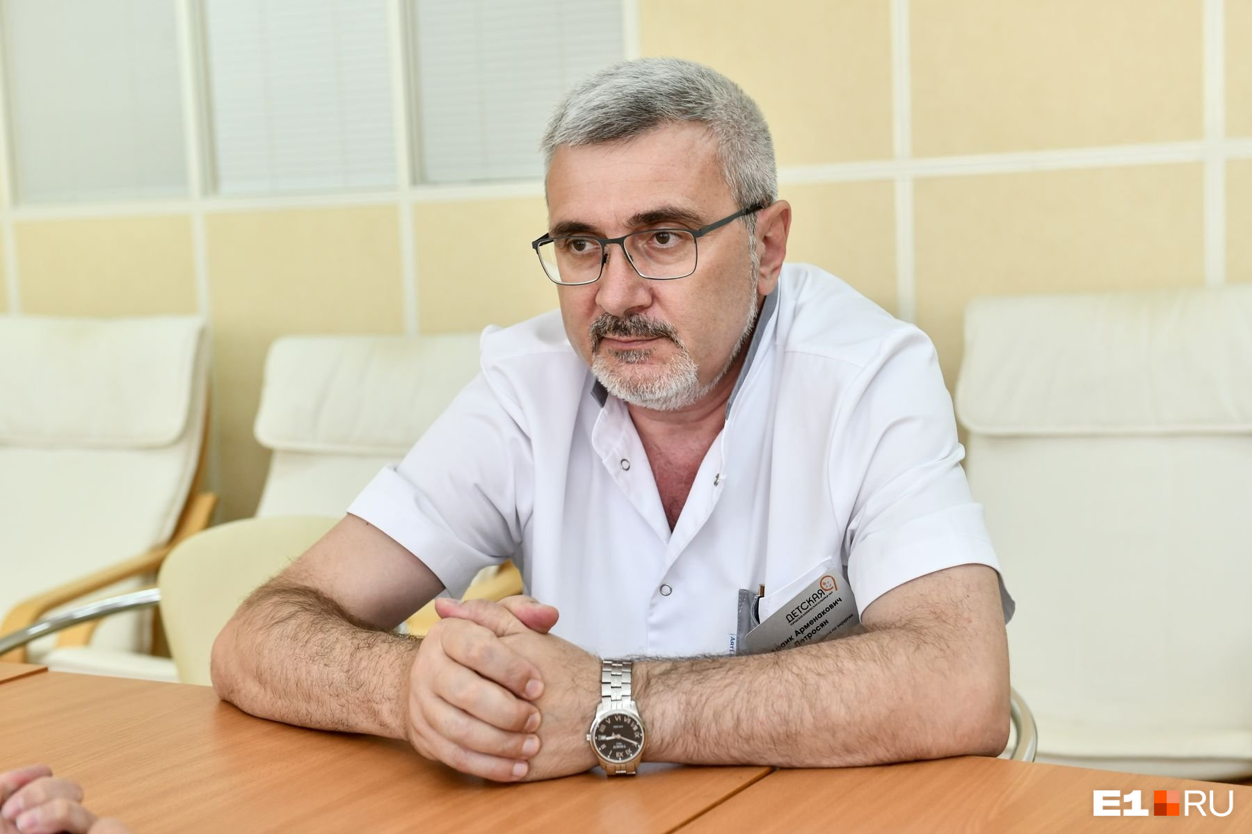 По словам травматолога Араика Петросяна, после падения с электросамокатов некоторым детям требуется госпитализация По словам травматолога Араика Петросяна, после падения с электросамокатов некоторым детям требуется госпитализация
