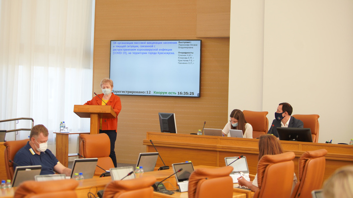 Красноярские депутаты попросили мэрию помочь медучреждениям с транспортом