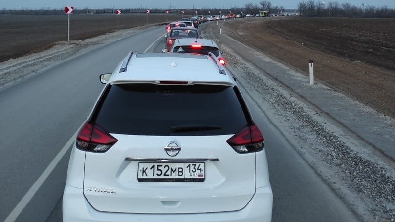 «Ответственных, как всегда, не будет»: трассы на въездах в Волгоград сковали многокилометровые пробки