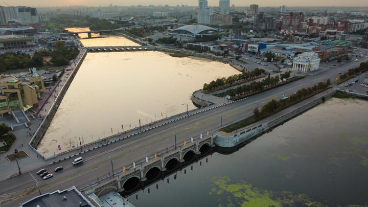 Власти выбрали компанию, которая за миллионы рублей подсветит мосты в Челябинске