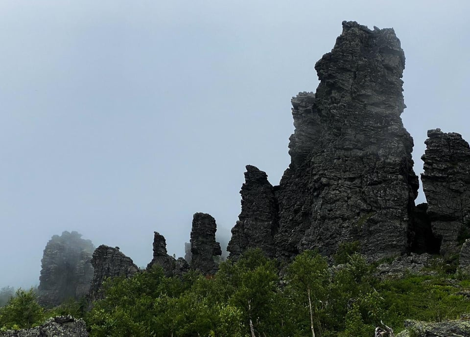 Гора Мунин-Тумп. Эти скалы называют защитниками Урала