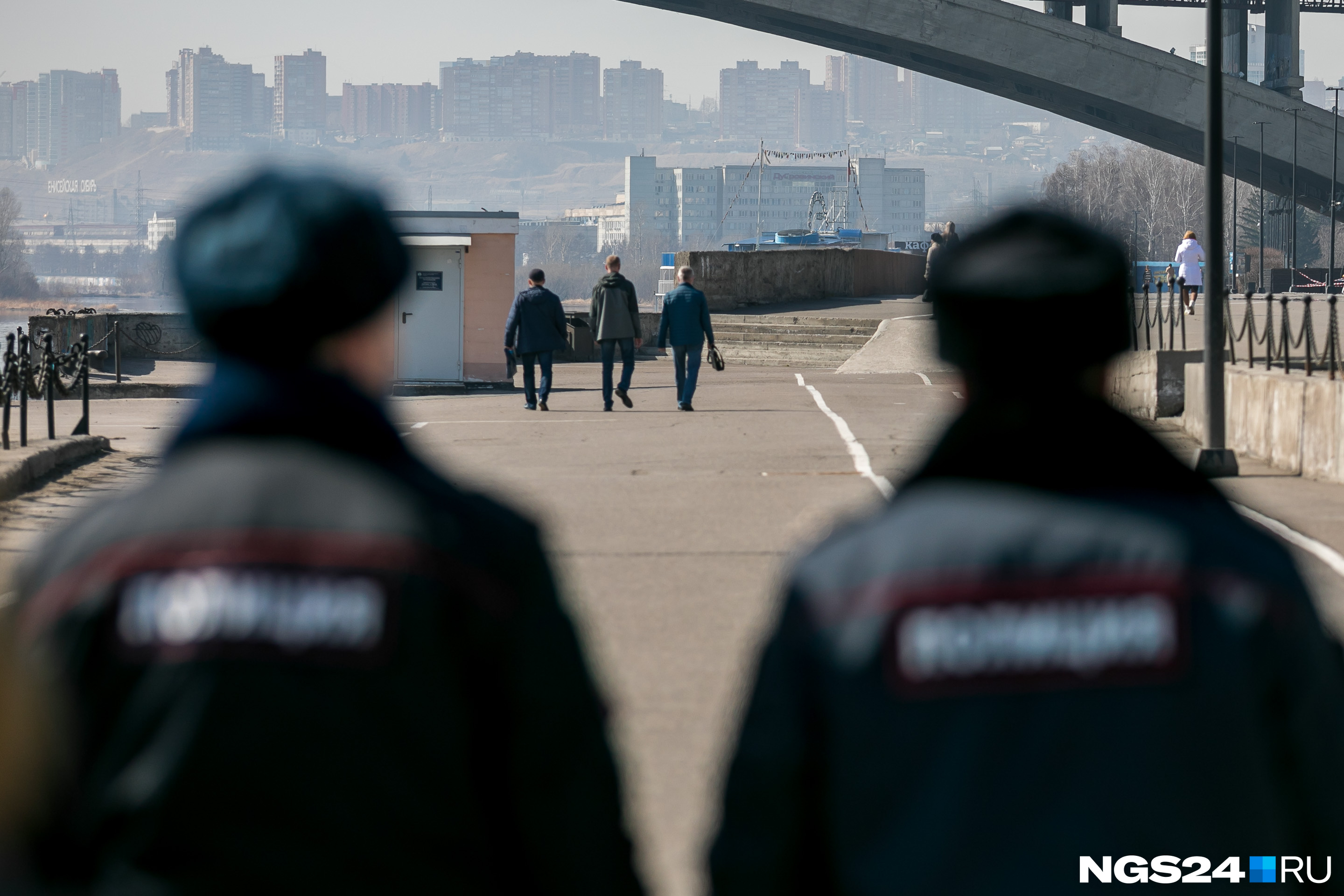 Сибирские полицейские не скрывают, что отработать все вызовы порой невозможно физически