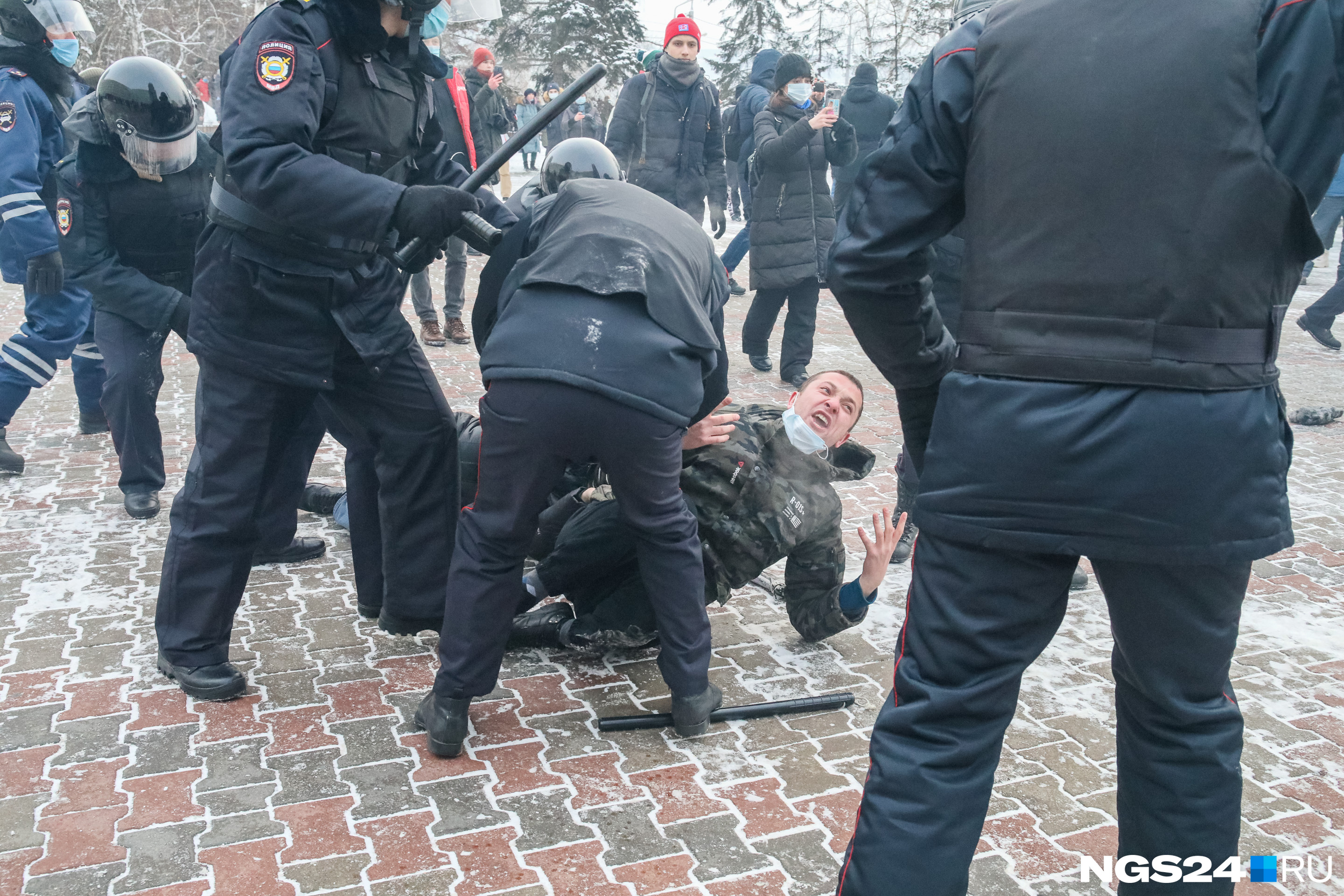 Это приводило к задержаниям Это приводило к задержаниям