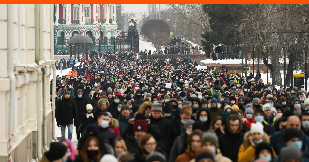 5 ноября екатеринбург. Митинг в Екатеринбурге. Протестное шествие в Екатеринбурге. Митинг протеста в Екатеринбурге. Митинг Навальный Екатеринбург.