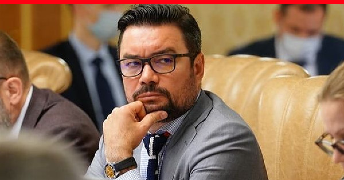 Ростислав Мурзагулов анонсировал спектакль про первого президента ...