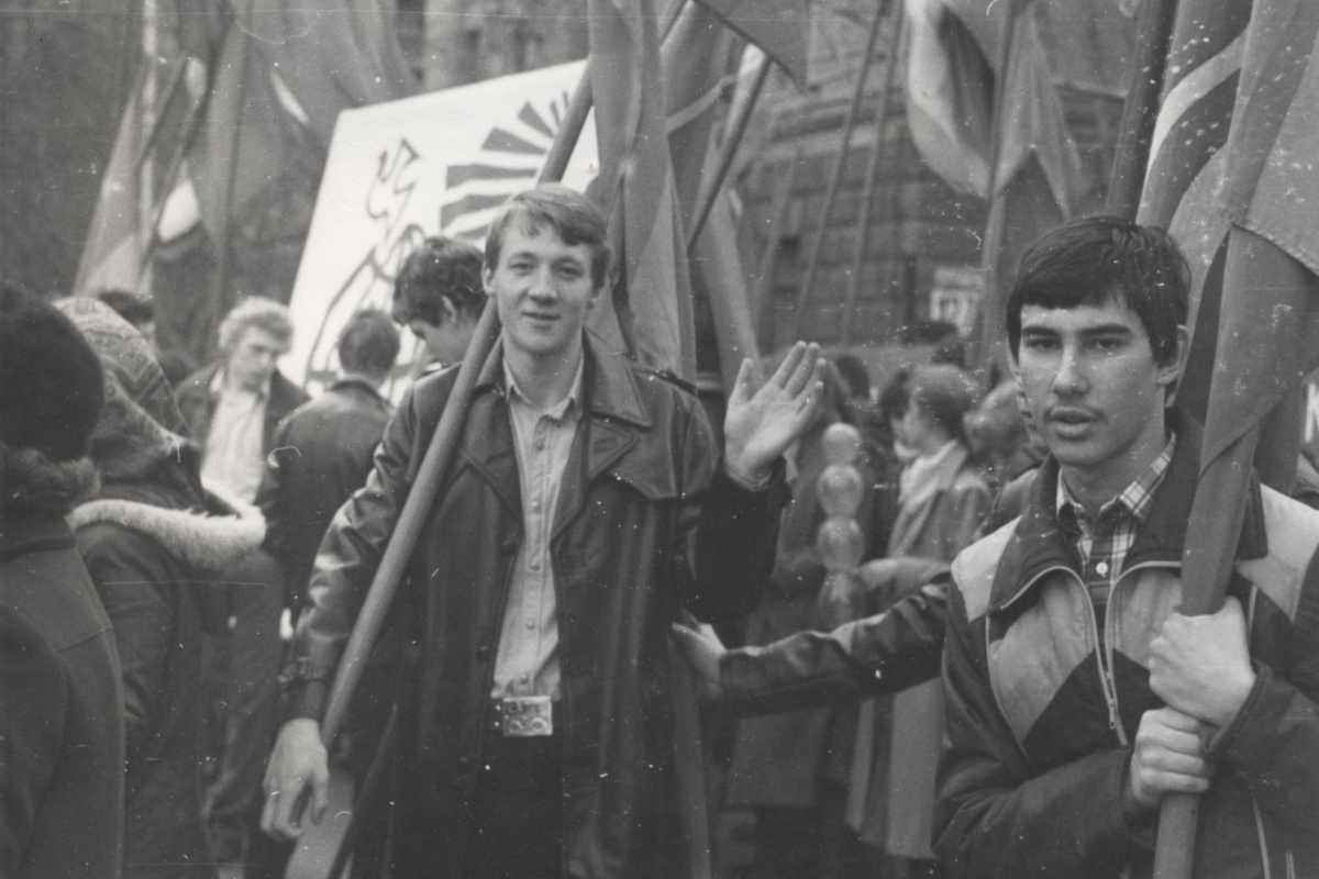 Старшеклассники на демонстрации 1983 года <br>