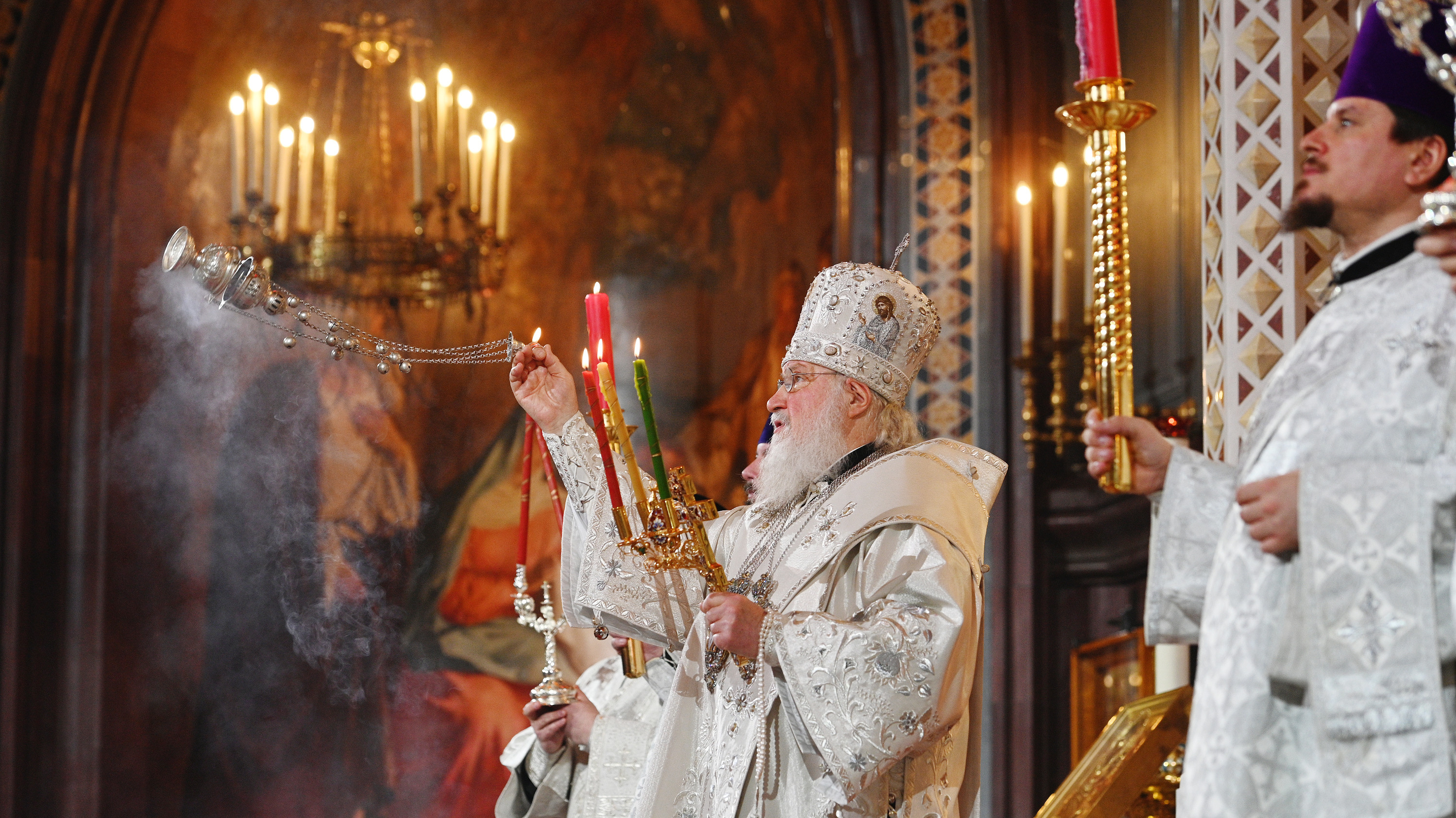 Патриарх Кирилл пригрозил церковным судом священникам, которые нарушат карантин