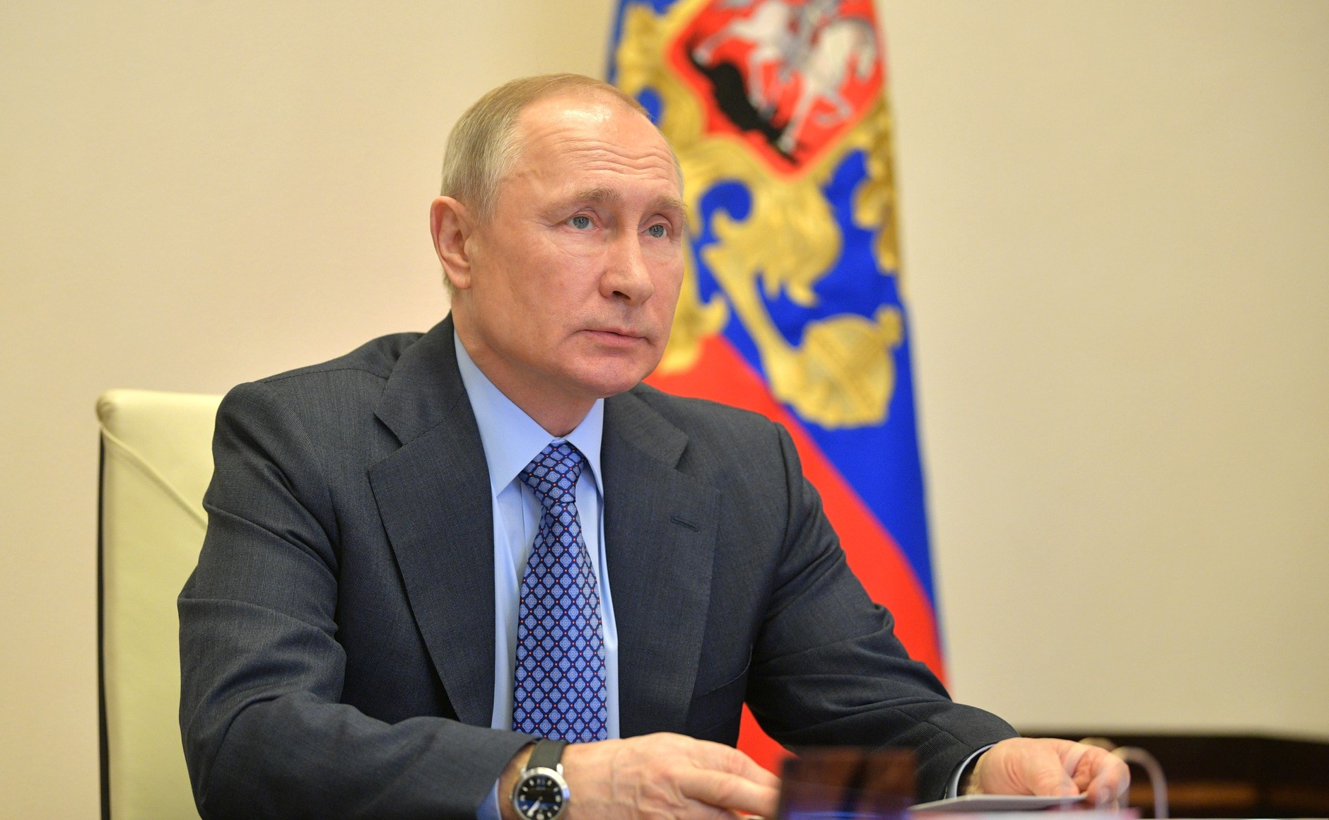 Путин выдал регионам 200 млрд рублей и пообещал помощь малому бизнесу