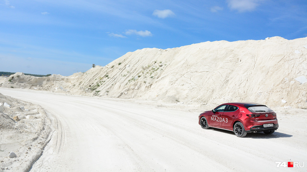 Mazda3 всегда была автомобилем, который любит асфальт и преимущественно ровный Mazda3 всегда была автомобилем, который любит асфальт и преимущественно ровный