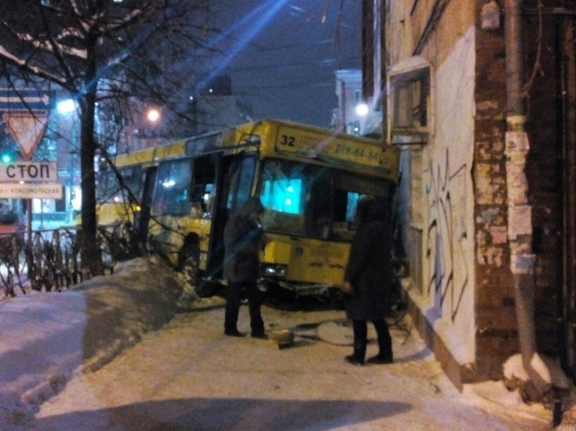 Последняя крупная авария с автобусом произошла на перекрестке 15 декабря 2016 года