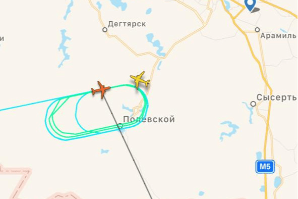 Самолет кружил над екатеринбургским аэропортом до посадки Самолет кружил над екатеринбургским аэропортом до посадки