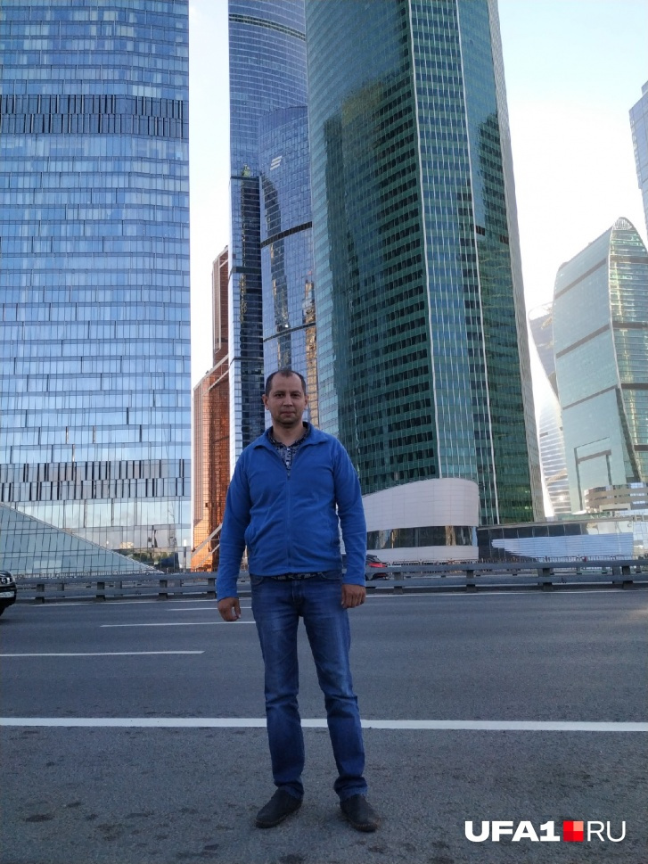 Марат Хайруллин поехал в Москву, чтобы по федеральным каналам рассказать об истории своей семьи Марат Хайруллин поехал в Москву, чтобы по федеральным каналам рассказать об истории своей семьи
