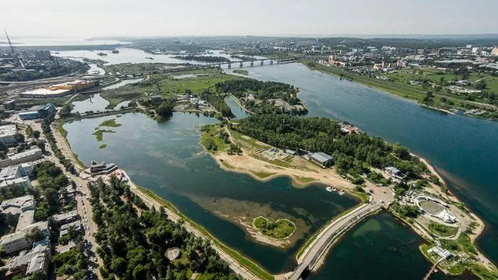 Водные прогулки по реке Ангаре возобновили в Иркутске