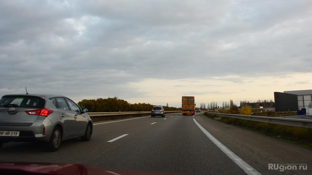 В Европе узость полос часто компенсируется четкостью разметки и постоянной шириной дороги