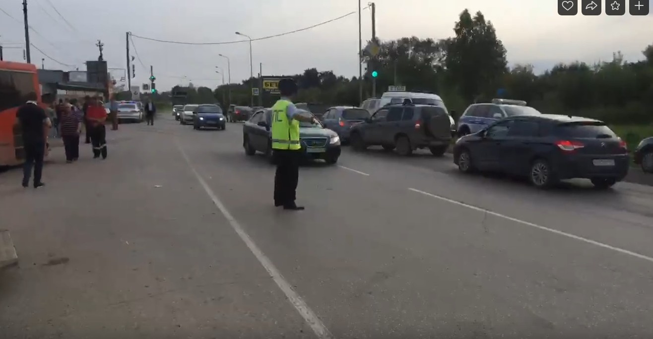 Группа разбора дтп. Группа разбора дтп. Группа разбора дтп. Дтп на космонавтов екатеринбург. Авария в кольцово сегодня новосибирск.