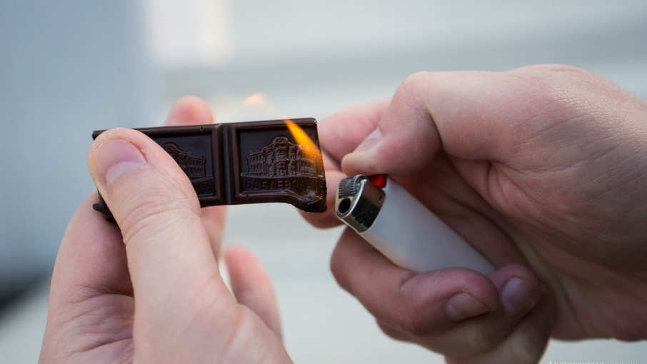 Поджигаем шоколад: разоблачаем фейки в соцсетях, на которые вы купились