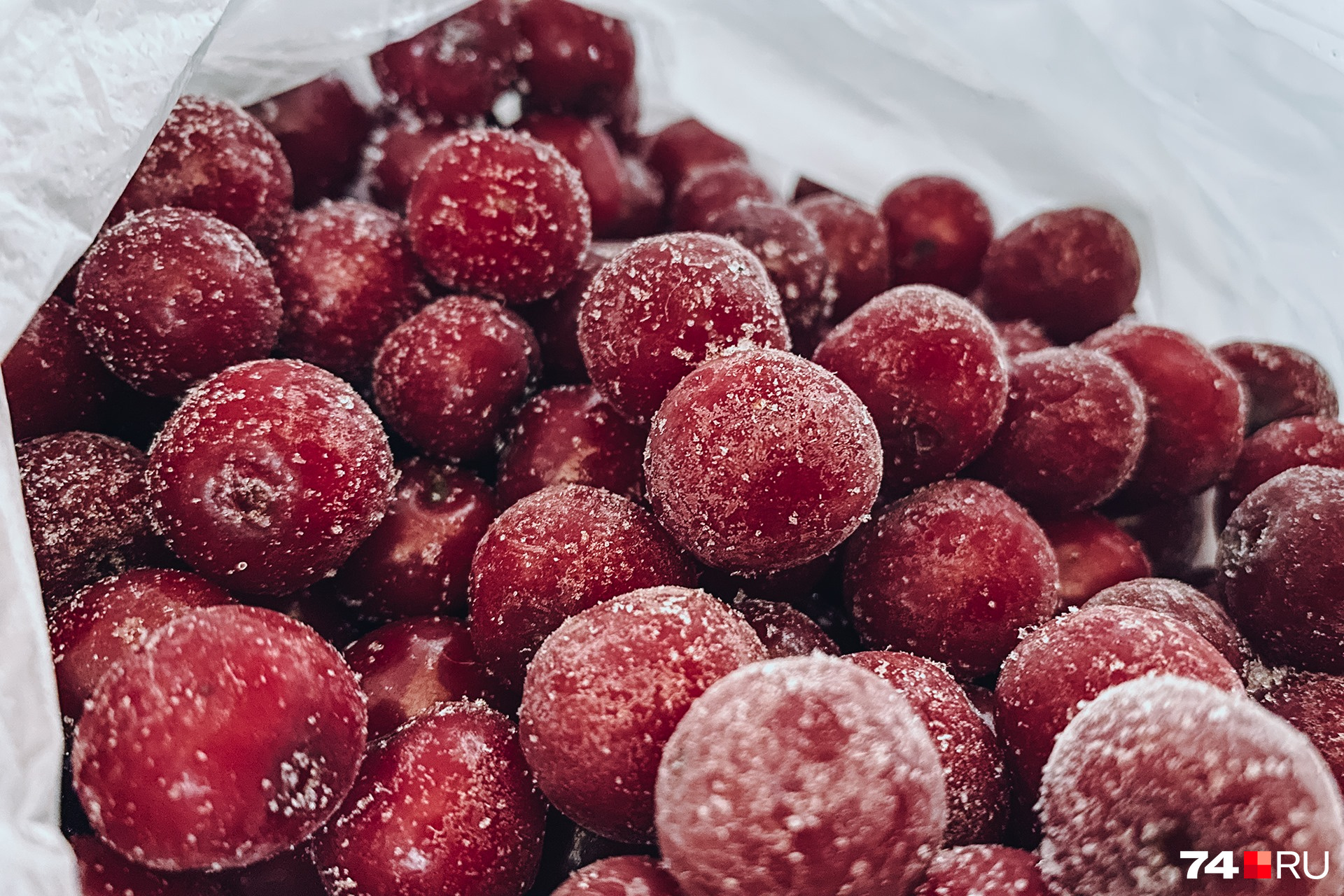 При правильной разморозке ягоды могут потерять внешний вид, но полезные свойства сохранят