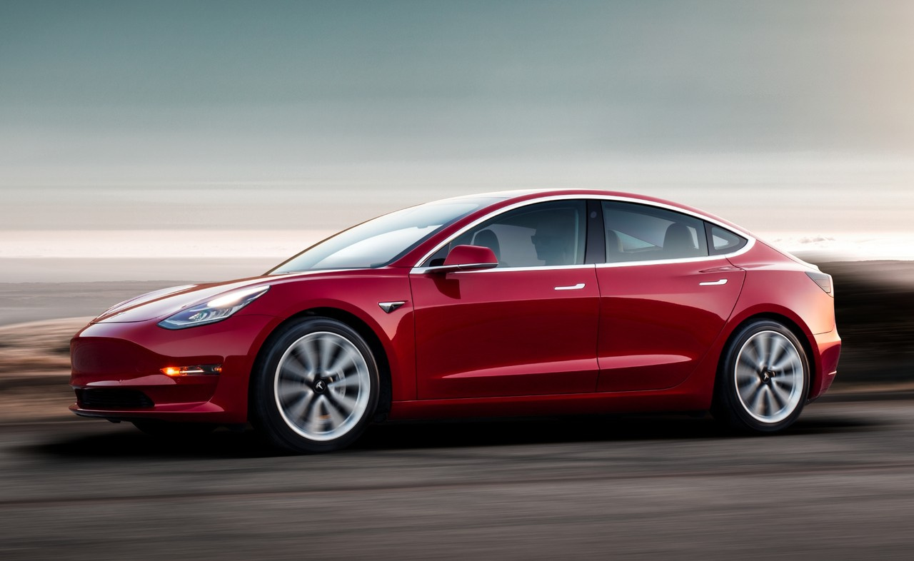 Желающие купить электромобиль Tesla Model 3 могут оставлять предзаказы