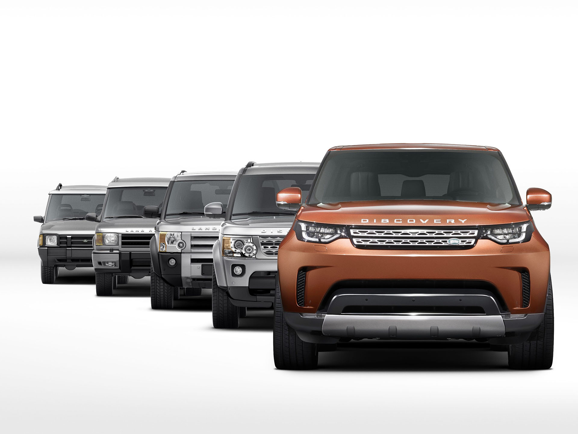 Land Rover Discovery впервые в жизни выглядит кроссовером
