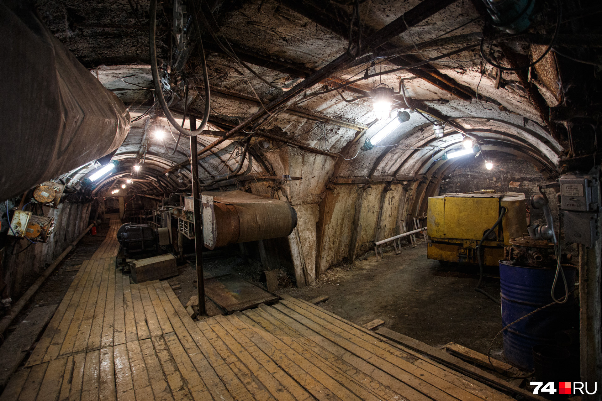 На примере учебного полигона можно понять, как выглядели шахтные штреки — подземные тоннели, соединяющие забой со стволом и выходом на-гора