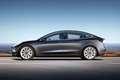 Стартовали продажи массового электромобиля – новой Tesla Model 3