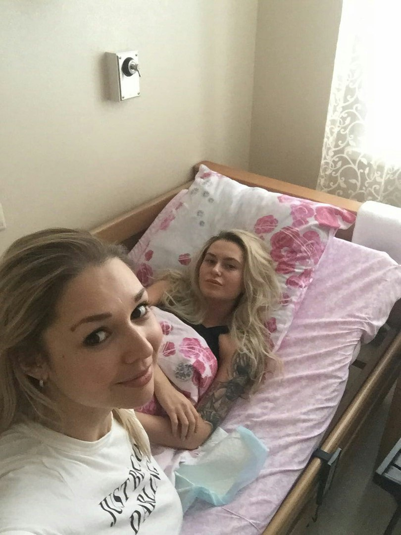 Операция прошла 16 января и транслировалась в Instagram. На фото Алёна Ильина и Кристина Коваленко