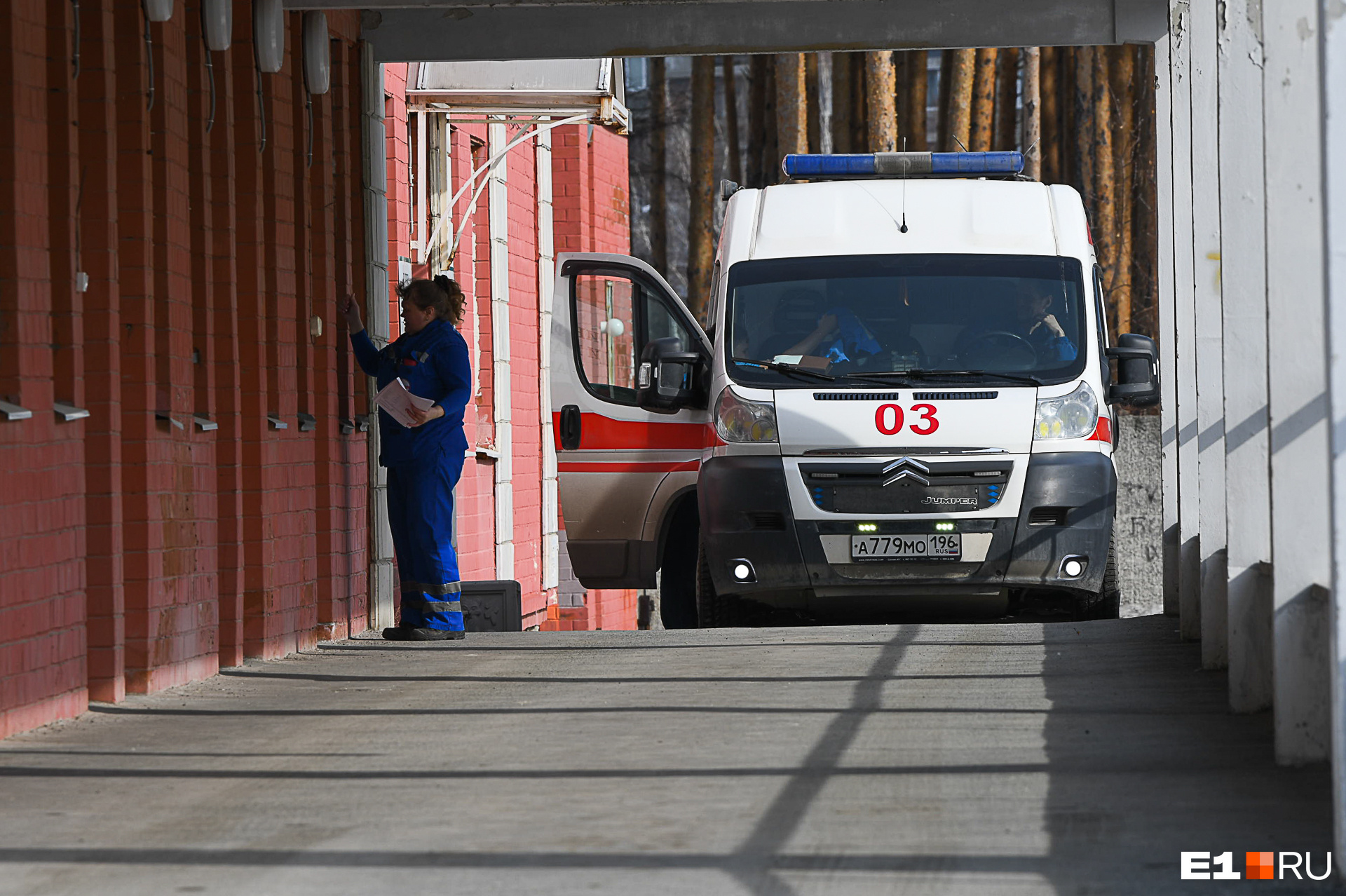 Стало известно, что произошло с мужчиной, который залил кровью трамвай в Екатеринбурге
