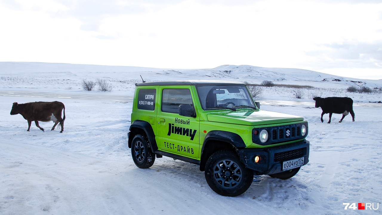 Для деревни, конечно, «Нива» во всех смыслах практичнее, но Jimny здесь чувствует себя своим Для деревни, конечно, «Нива» во всех смыслах практичнее, но Jimny здесь чувствует себя своим