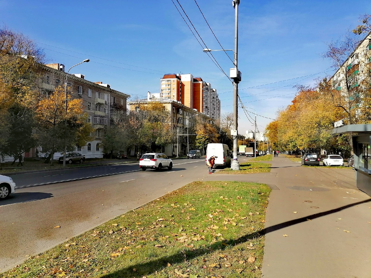 На этих кадрах Москва выглядит довольно пустынной, хотя жители города говорят, что на улицах многолюдно На этих кадрах Москва выглядит довольно пустынной, хотя жители города говорят, что на улицах многолюдно
