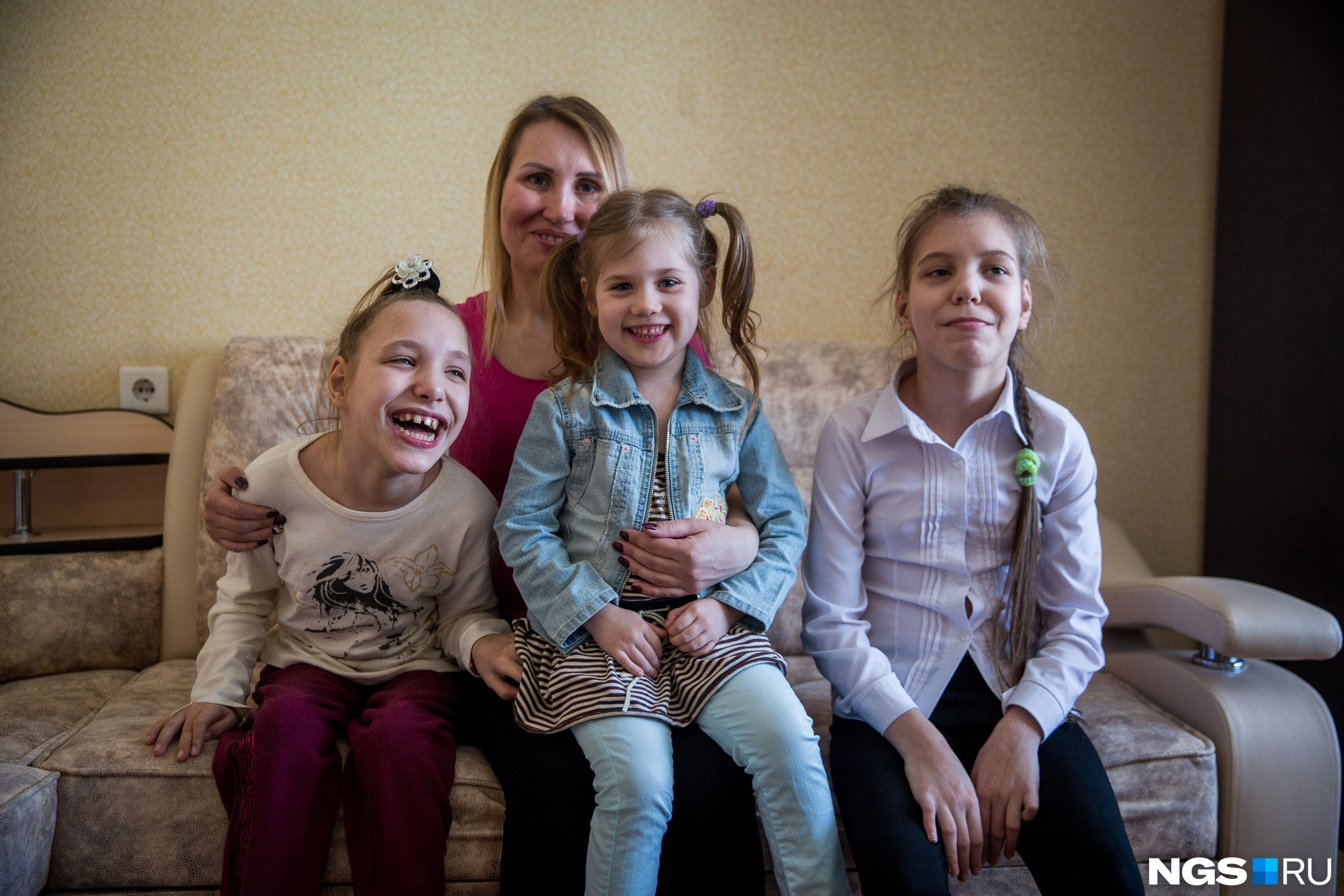 Старшие девочки родились недоношенными. В 10 месяцев им поставили диагноз «ДЦП» Старшие девочки родились недоношенными. В 10 месяцев им поставили диагноз «ДЦП»