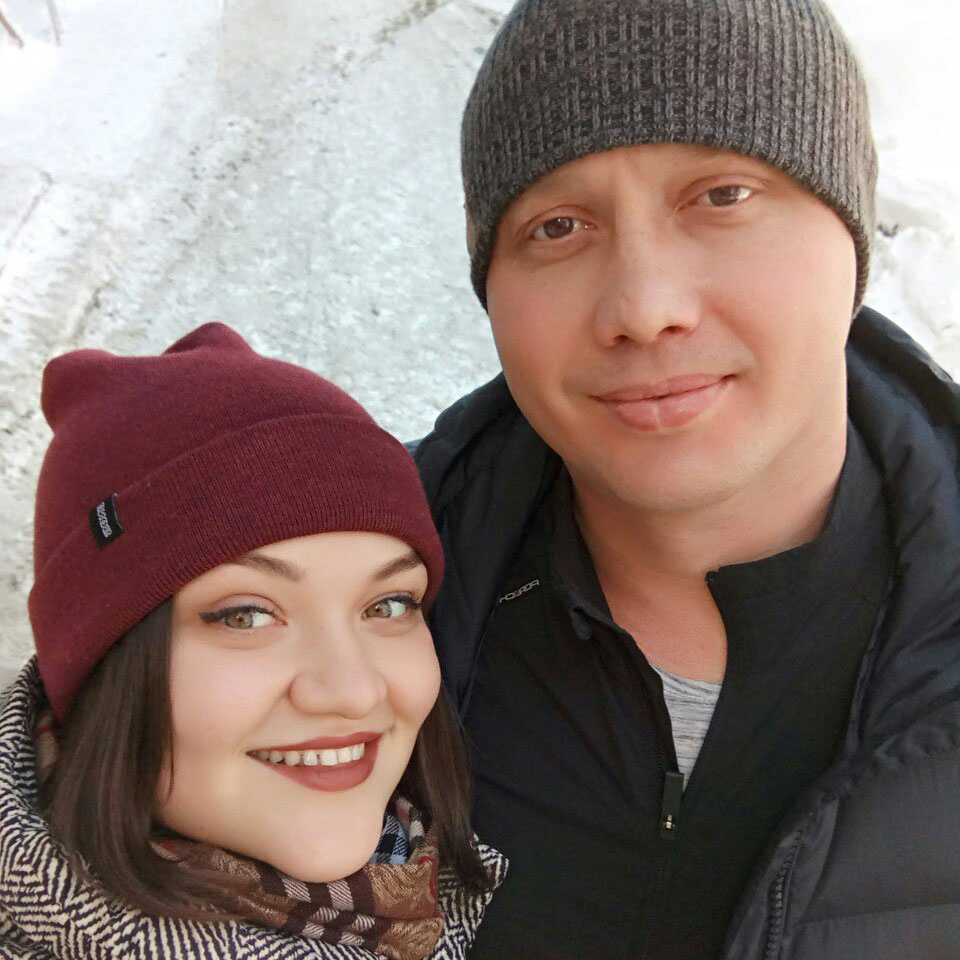 Во время командировок Ольга общается с мужем по судовой почте через спутник Во время командировок Ольга общается с мужем по судовой почте через спутник