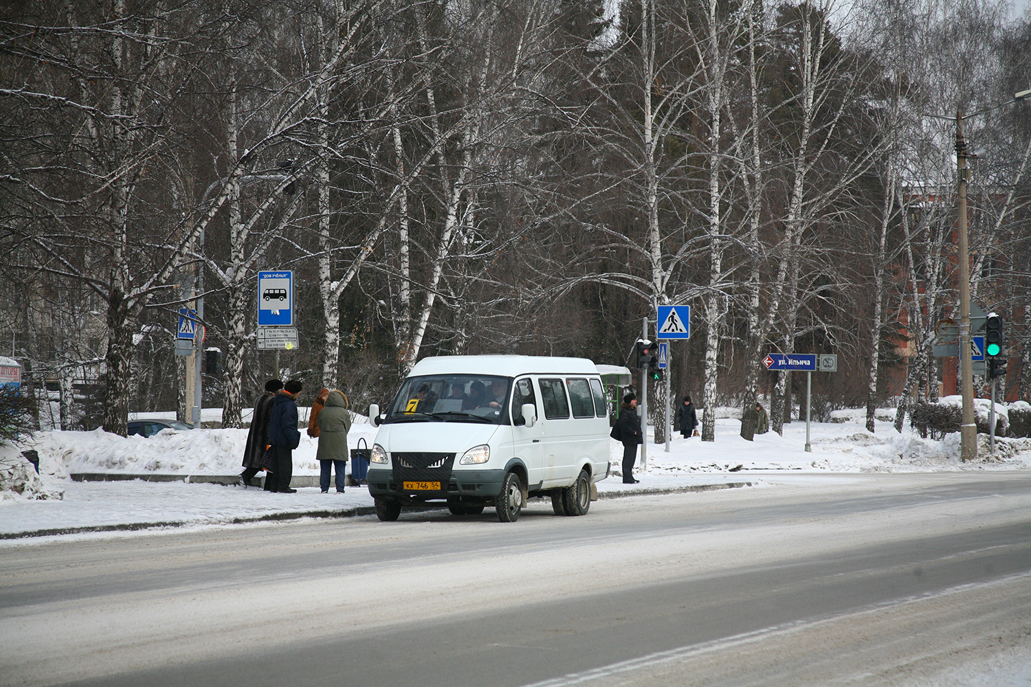 Водители маршруток зарабатывают до 20 тысяч рублей в месяц
