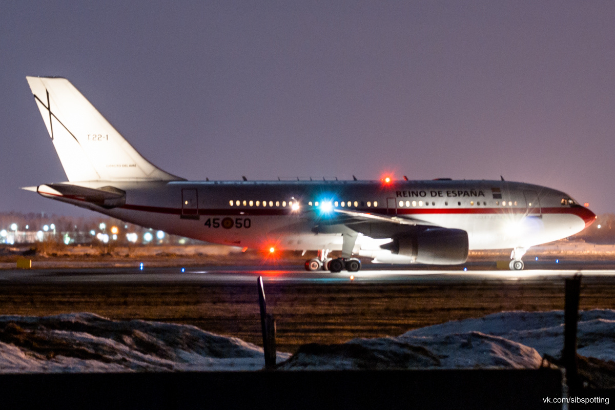 в самару прилетели самолеты. прилетел насраул утелтел. в самару прилетели самолеты. самолет дельфин прилетал в новосибирск. военные самолеты самара.