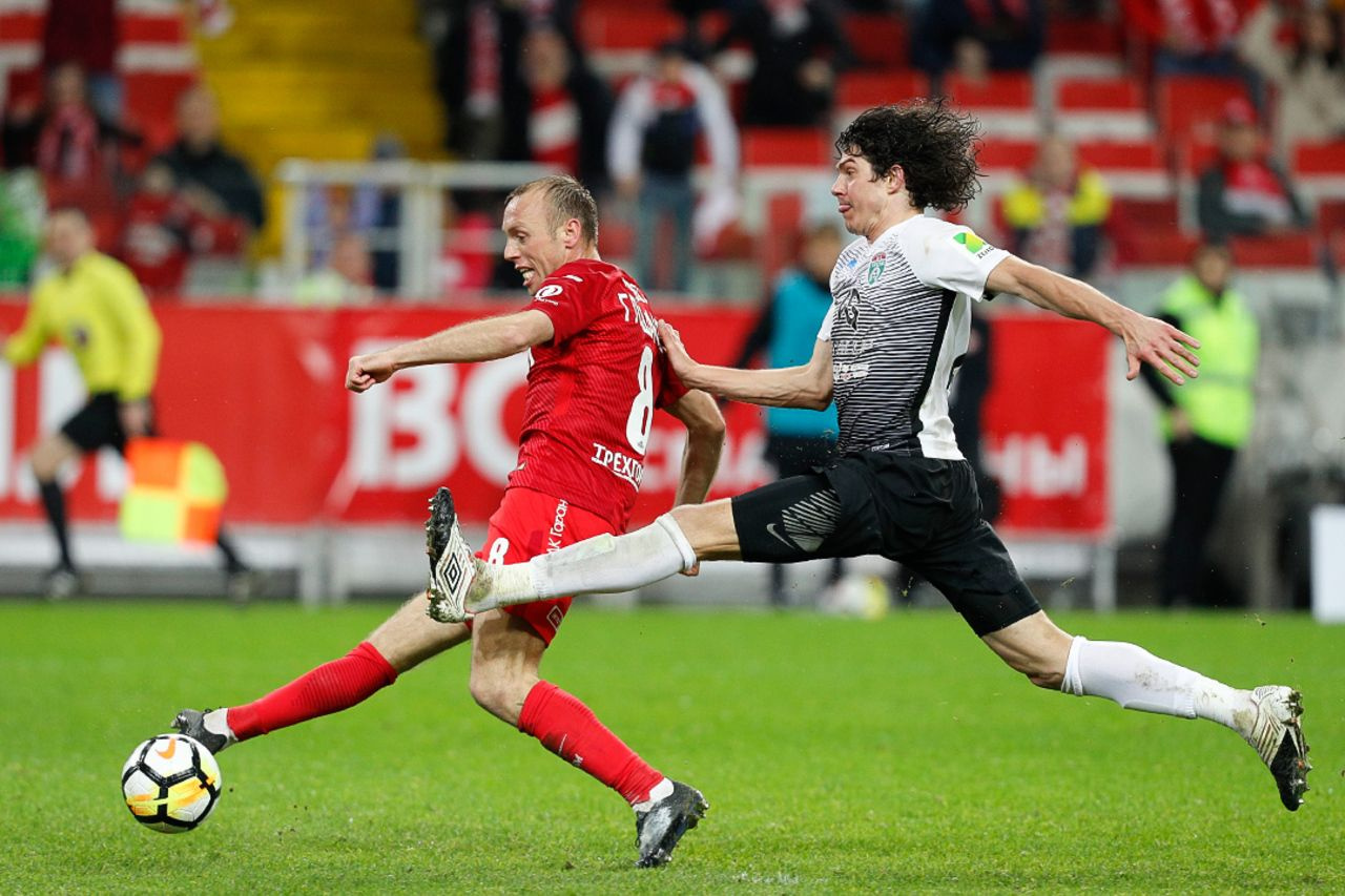 Андрей Буйволов стал одним из главных героев матча, а Денис Глушаков — антигероев