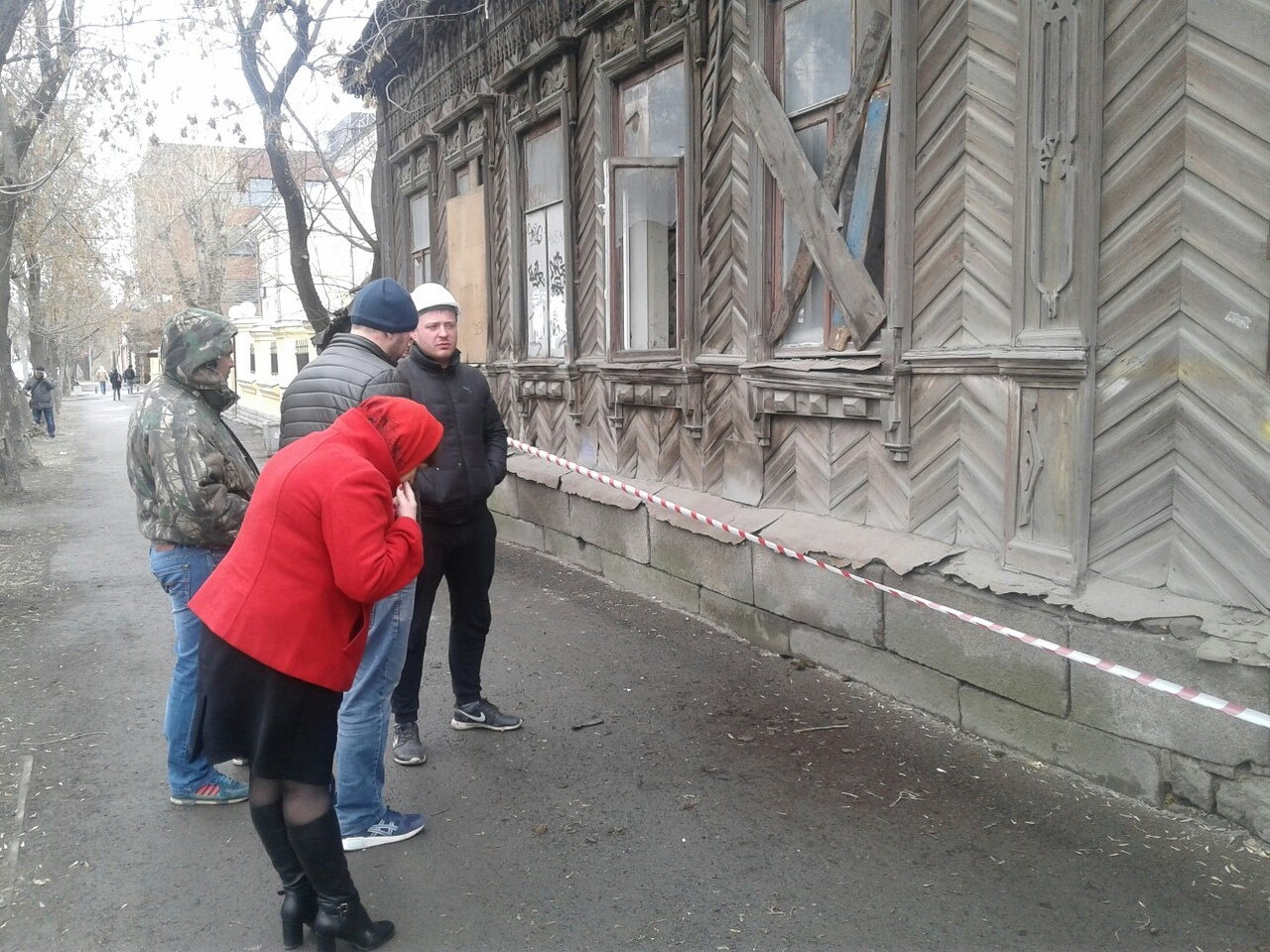На разборку дома уйдет примерно два месяца. А потом его перенесут в Нижнюю Синячиху На разборку дома уйдет примерно два месяца. А потом его перенесут в Нижнюю Синячиху